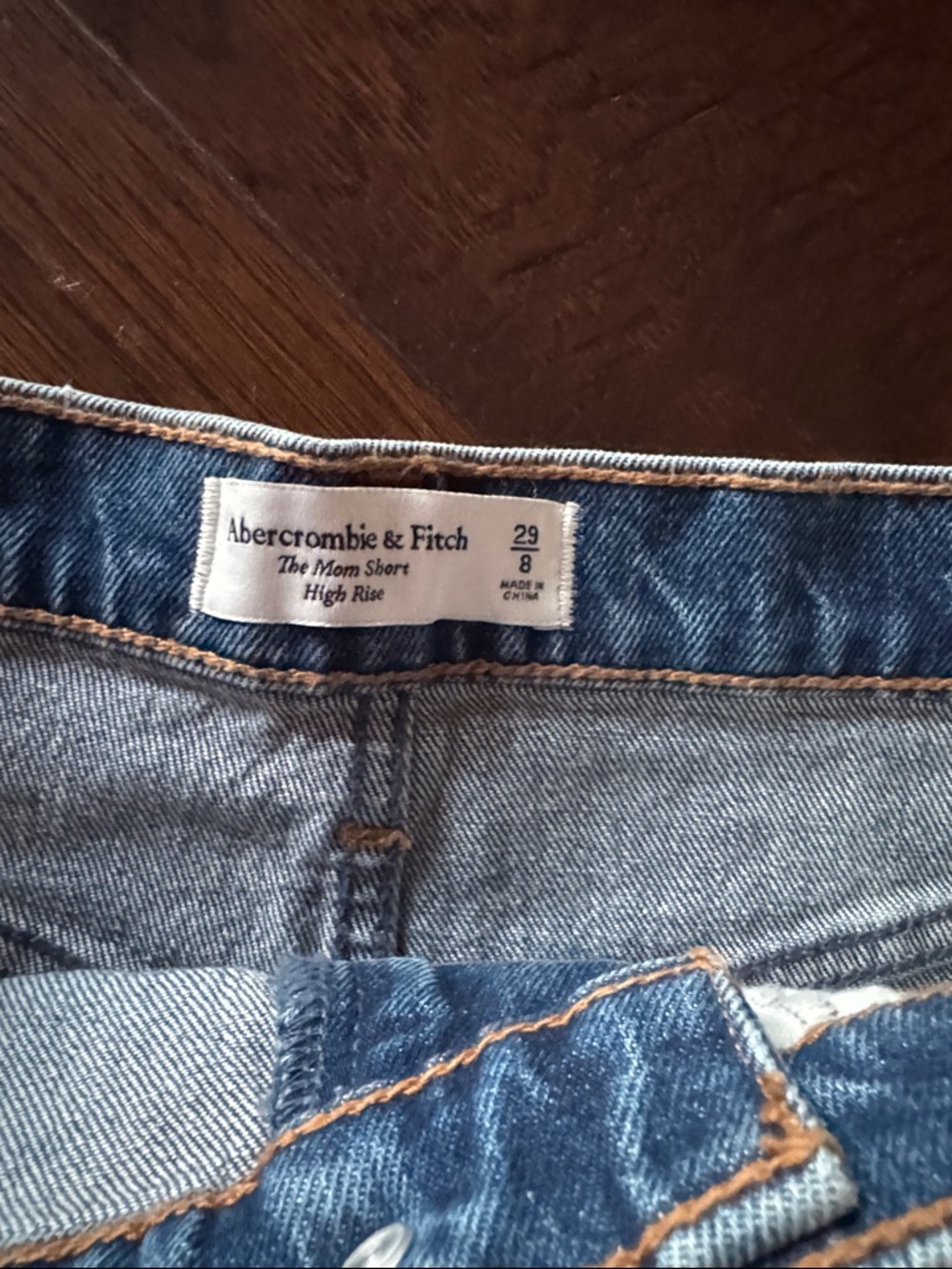 Abercrombie and Fitch The Mom Short High Rise - Picture 6 of 6